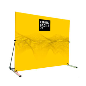 Un mur d'image conçu pour l'extérieur avec visuel tissu tendu